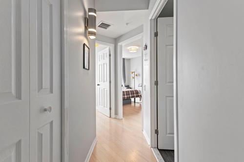 Hall d'entrée/Vestibule - 309-4975 Rue Jean-Talon O., Montréal (Côte-Des-Neiges/Notre-Dame-De-Grâce), QC - Indoor Photo Showing Other Room