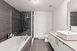 Salle de bains attenante à la CCP - 