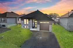 123 Rue des Récoltes  Sainte-Barbe, QC J0S 1P0