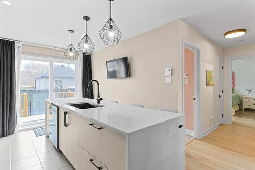 Cuisine - 123 Rue Des Récoltes, Sainte-Barbe, QC - Indoor Photo Showing Kitchen