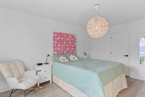 Chambre à coucher principale - 123 Rue Des Récoltes, Sainte-Barbe, QC - Indoor Photo Showing Bedroom