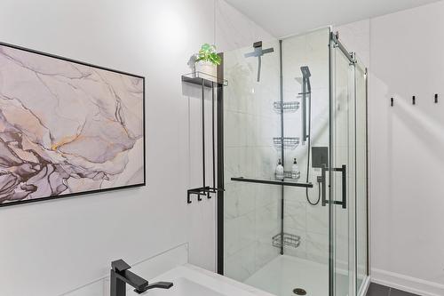 Salle de bains - 123 Rue Des Récoltes, Sainte-Barbe, QC - Indoor Photo Showing Bathroom