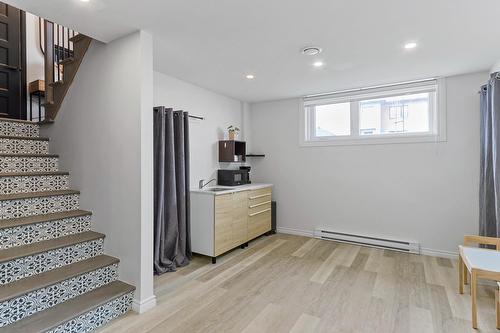 Salle familiale - 123 Rue Des Récoltes, Sainte-Barbe, QC - Indoor Photo Showing Other Room