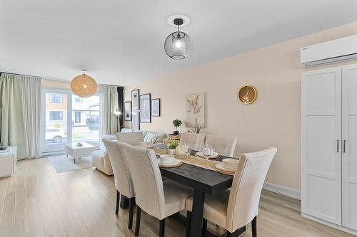Salle à manger - 123 Rue Des Récoltes, Sainte-Barbe, QC - Indoor Photo Showing Dining Room