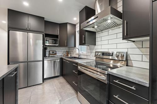 Cuisine - 814 Imp. De La Roche, Granby, QC - Indoor Photo Showing Kitchen With Double Sink With Upgraded Kitchen