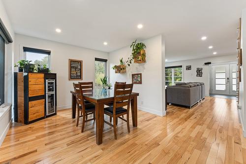 Salle à manger - 814 Imp. De La Roche, Granby, QC - Indoor Photo Showing Dining Room