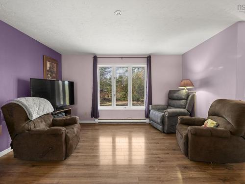 83 Samuel Oickle Road, West Clifford, NS - Indoor Photo Showing Living Room