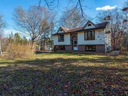 83 Samuel Oickle Road  West Clifford, NS B4V 8J2