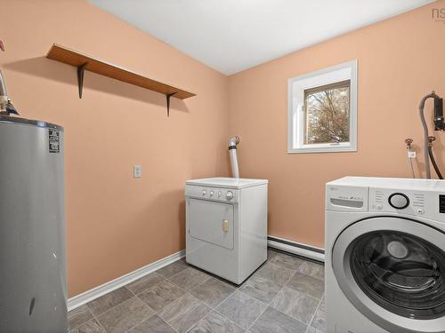 83 Samuel Oickle Road, West Clifford, NS - Indoor Photo Showing Laundry Room