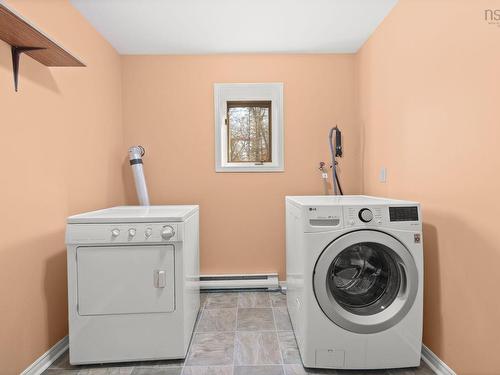 83 Samuel Oickle Road, West Clifford, NS - Indoor Photo Showing Laundry Room