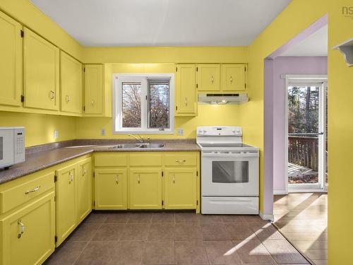 83 Samuel Oickle Road, West Clifford, NS - Indoor Photo Showing Kitchen With Double Sink