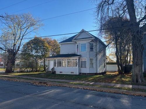 53 Spring Street  Amherst, NS B4H 1S3