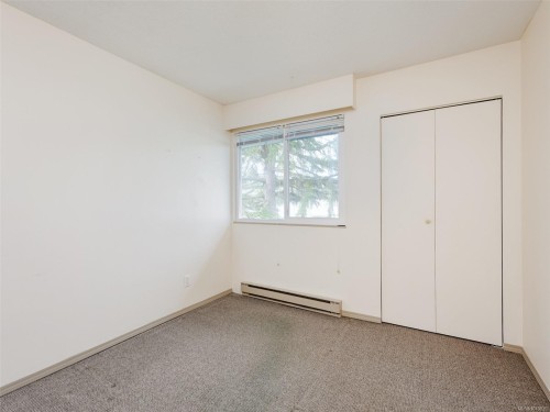 45-3987 Gordon Head Rd, Saanich, BC 