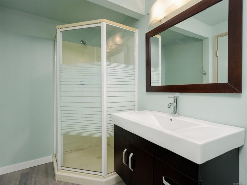 45-3987 Gordon Head Rd, Saanich, BC 