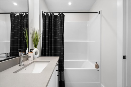506-1371 Goldstream Ave, Langford, BC - Indoor Photo Showing Bathroom