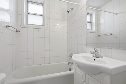 Salle de bains - 6-3405 Av. De Vendôme, Montréal (Côte-Des-Neiges/Notre-Dame-De-Grâce), QC - Indoor Photo Showing Bathroom