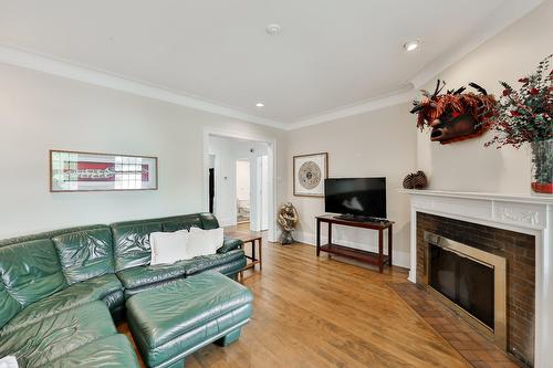 Living room - 240 Av. Redfern, Westmount, QC 
