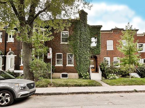 Frontage - 240 Av. Redfern, Westmount, QC 