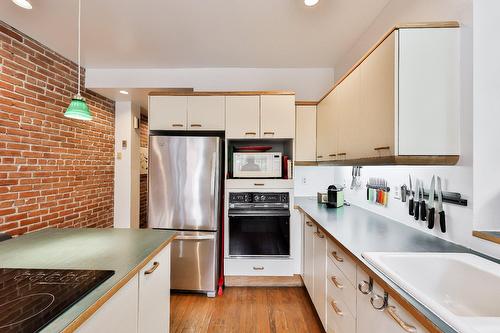 Kitchen - 240 Av. Redfern, Westmount, QC 
