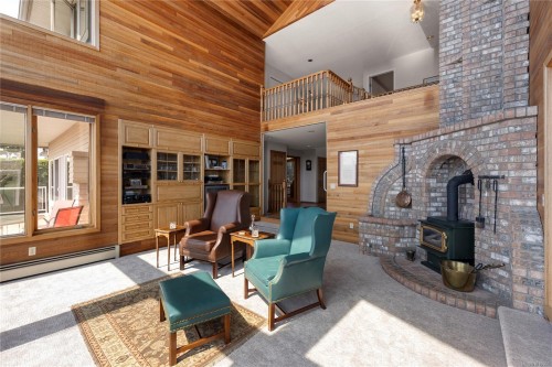 3303 Wavecrest Dr, Nanaimo, BC 