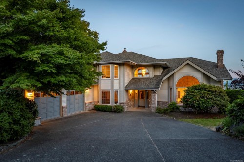 3303 Wavecrest Dr, Nanaimo, BC 