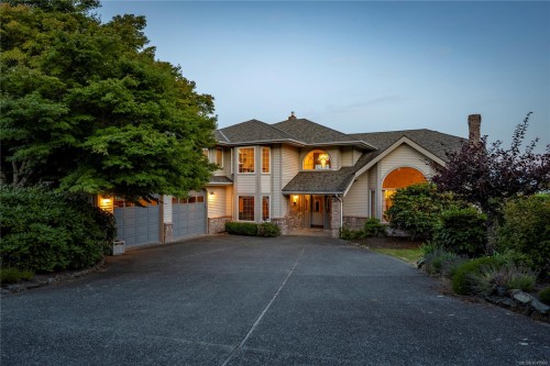 3303 Wavecrest Dr, Nanaimo, BC 