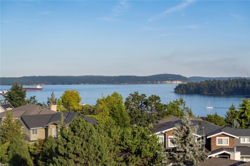 3303 Wavecrest Dr, Nanaimo, BC 