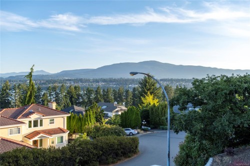 3303 Wavecrest Dr, Nanaimo, BC 