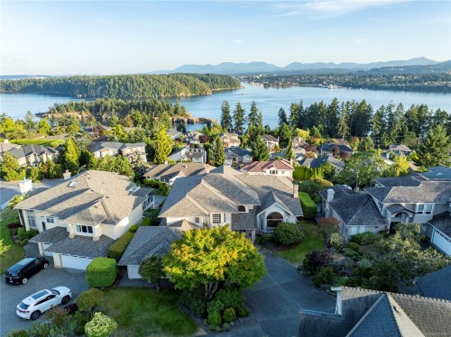 3303 Wavecrest Dr, Nanaimo, BC 