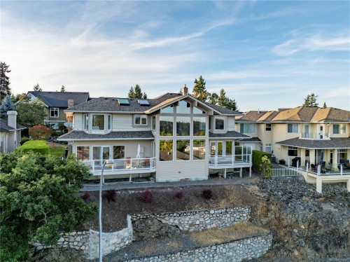 3303 Wavecrest Dr, Nanaimo, BC 