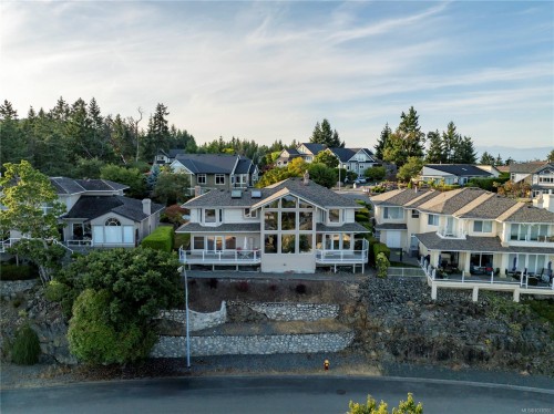 3303 Wavecrest Dr, Nanaimo, BC 