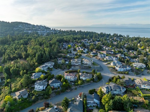 3303 Wavecrest Dr, Nanaimo, BC 