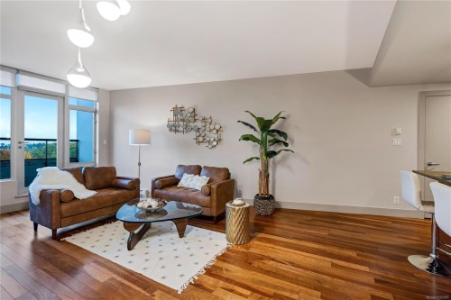 S1104-737 Humboldt St, Victoria, BC - Indoor Photo Showing Living Room