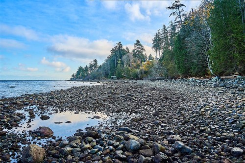 5422 Bayshore Dr, Nanaimo, BC 