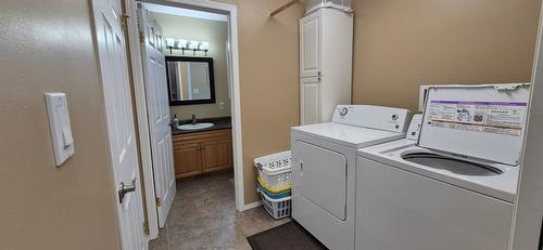 1409 Southview Drive, Cranbrook, BC - Indoor Photo Showing Laundry Room