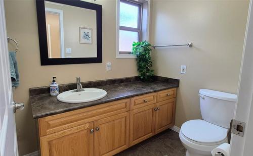 1409 Southview Drive, Cranbrook, BC - Indoor Photo Showing Bathroom