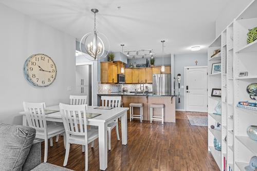 111-3739 Casorso Road, Kelowna, BC - Indoor