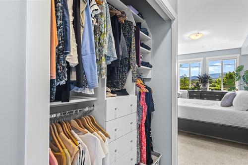 111-3739 Casorso Road, Kelowna, BC - Indoor With Storage