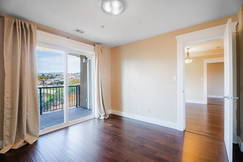 504-975 Victoria  W Street, Kamloops, BC - Indoor Photo Showing Other Room