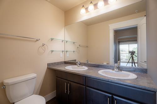 504-975 Victoria  W Street, Kamloops, BC - Indoor Photo Showing Bathroom