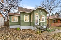 82 Smithfield AVE  Winnipeg, MB R2V 0B8