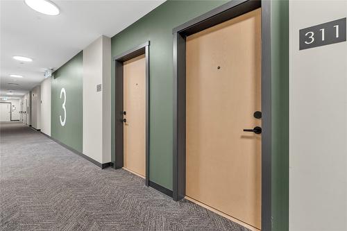 311-660 Cawston Avenue, Kelowna, BC - Indoor Photo Showing Other Room