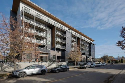 311-660 Cawston Avenue, Kelowna, BC - Outdoor