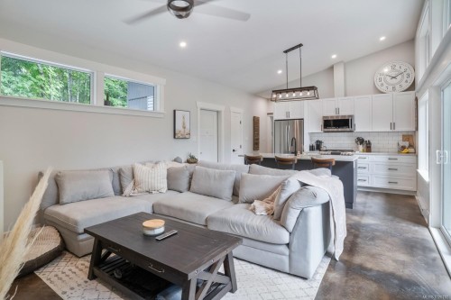 995 Nanaimo River Rd, Nanaimo, BC 