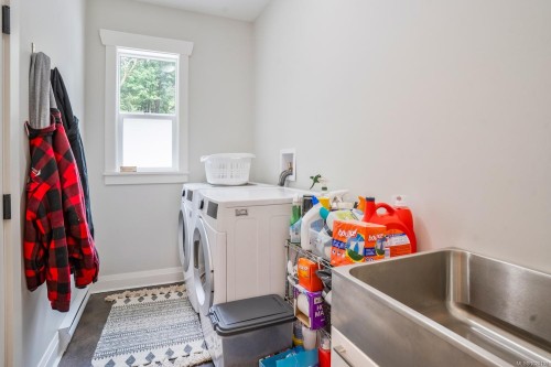 995 Nanaimo River Rd, Nanaimo, BC 