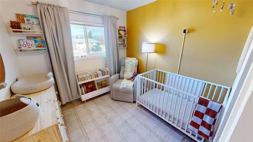 717 6Th Street, Cranbrook, BC - Indoor Photo Showing Bedroom