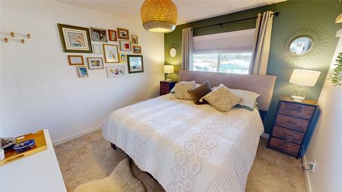 717 6Th Street, Cranbrook, BC - Indoor Photo Showing Bedroom