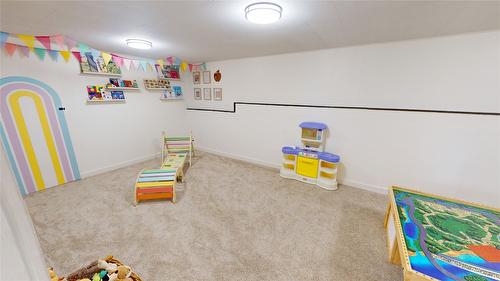 717 6Th Street, Cranbrook, BC - Indoor Photo Showing Other Room