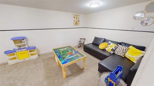 717 6Th Street, Cranbrook, BC - Indoor Photo Showing Other Room