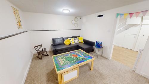 717 6Th Street, Cranbrook, BC - Indoor Photo Showing Other Room